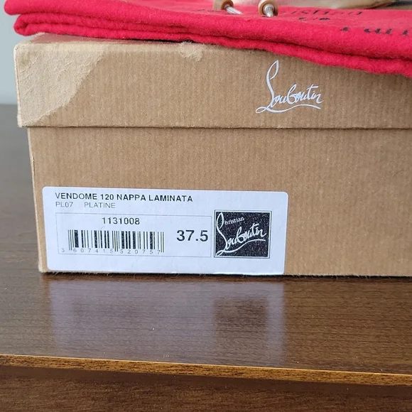 Christian Louboutin gold peep toe pump - Picture 9 of 9